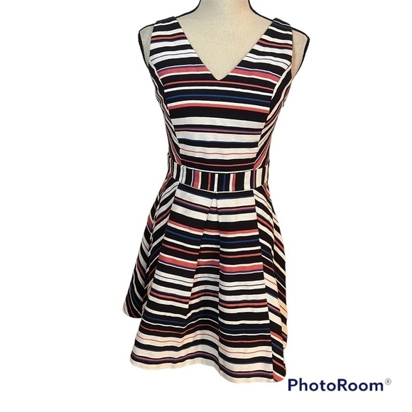 Adelyn Rae Cut Out Striped Dress Sz-S - Picture 1 of 10